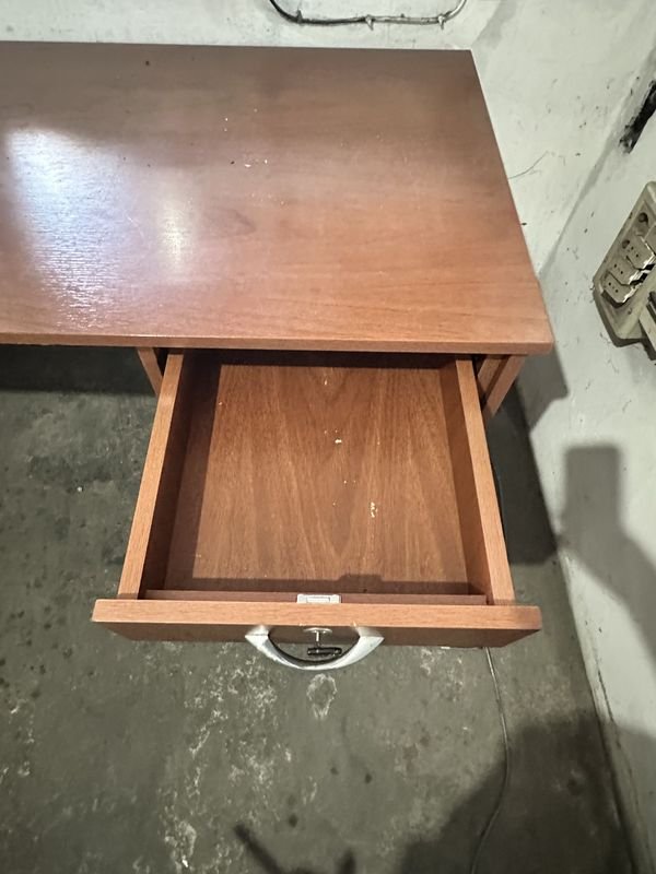 Escritorio de MDF en buen estado - imagen 5