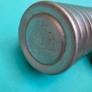Antiguo Termo con tapa realizado en aluminio . Altura 20 cm - imagen 3