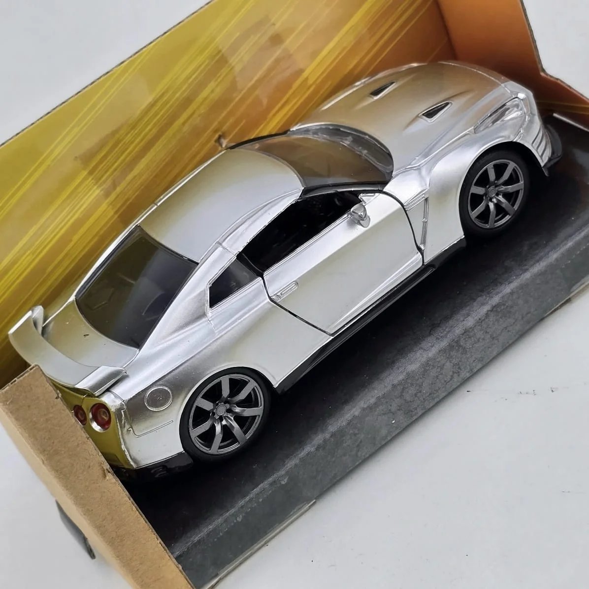 Coche de juguete Fast & Furious 1:32 - imagen 4