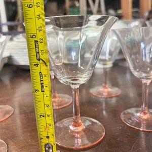 Juego de 6 Copas Antiguas de Cristal Transparente con Detalles Rosados - imagen 2