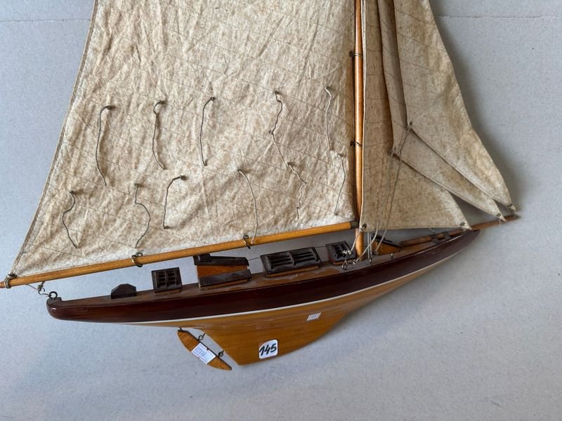 Item 877796 - Image 1