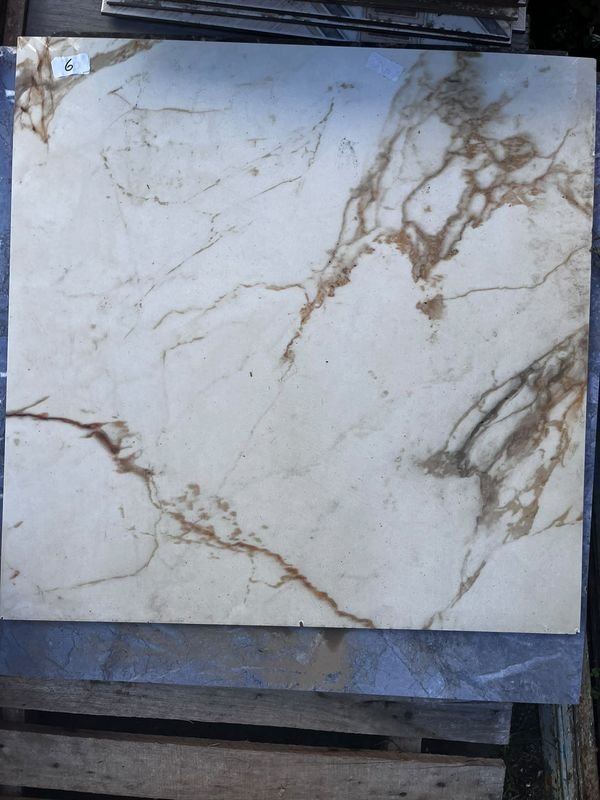 Porcelanatos con Diseño Mármol Beige y Marrón