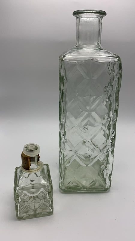 Botella de whisky antigua con tapa - imagen 4