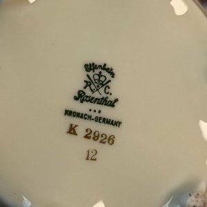 Lote Variado de Porcelanas: Caja, Cuencos y Cuchara con Diseños Florales y Orientales - imagen 8