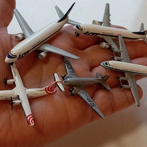Lote de 5 Aviones a Escala 1/500 Herpa - LOT Polish Airlines - imagen 2
