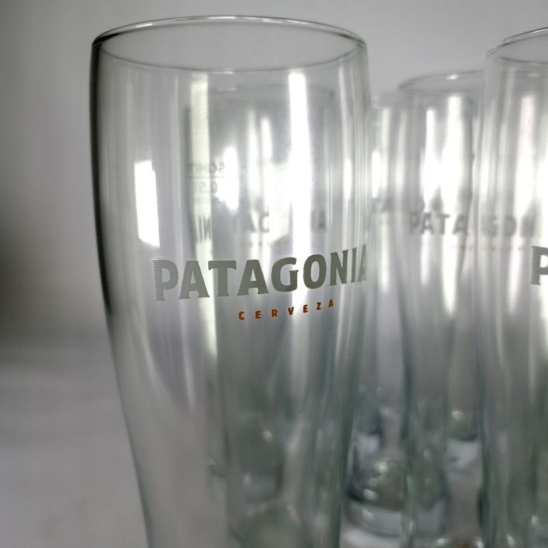 Quince vasos cerveceros con publicidad de Patagonia - imagen 3
