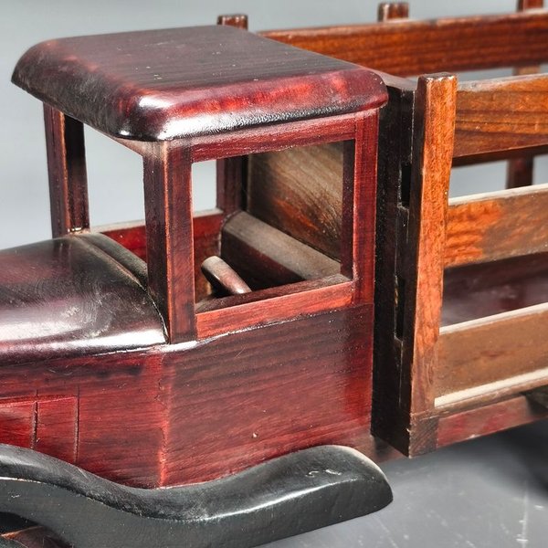 Modelo de Camión Ford en Escala 1/14 en Madera - imagen 3