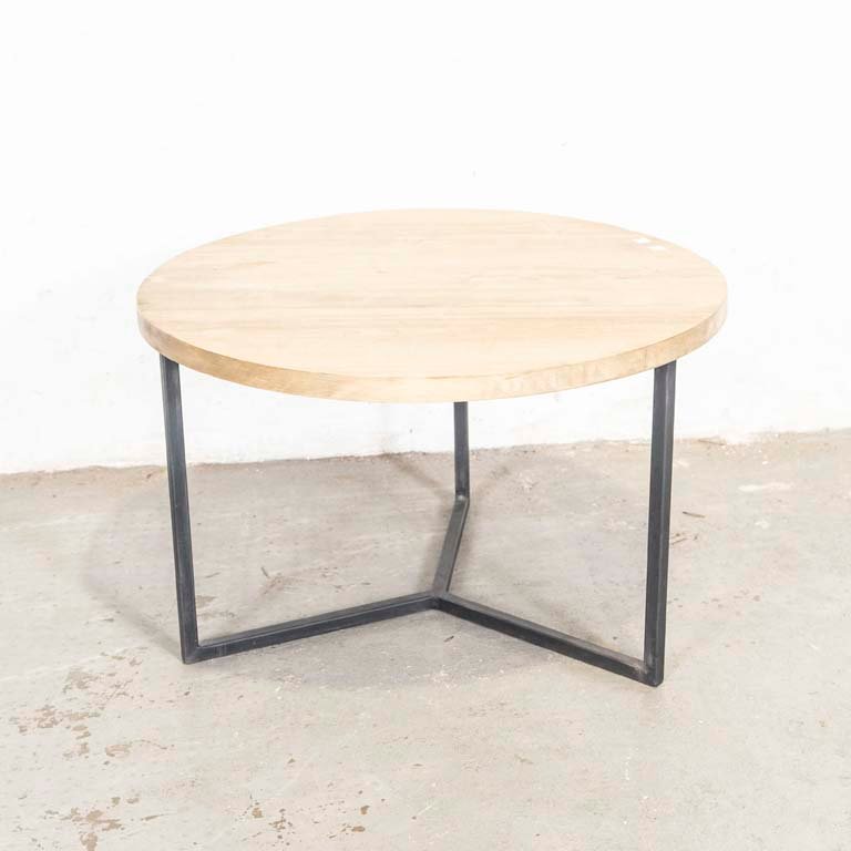 Lote siguiente: Mesa de living circular con tapa de madera y base de hierro