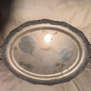 Lote anterior: Bandeja Antigua Oval de Servicio Estilo Clásico con Asas y Borde Ornamentado