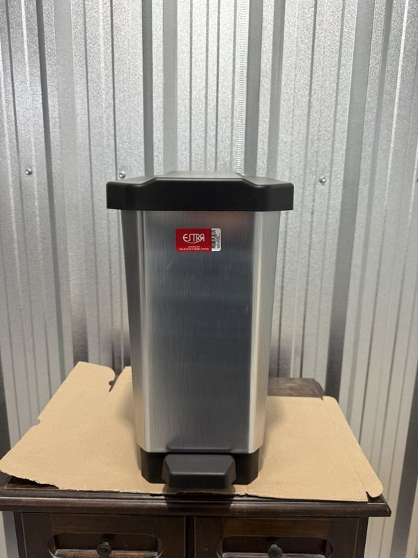Cesto de Basura de Acero Inoxidable con Pedal y Tapa Abatible