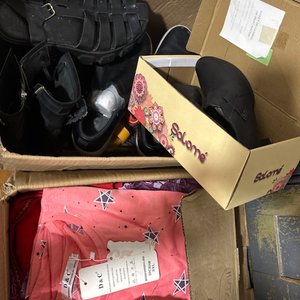 Lote anterior: Lote de Ropa y Calzado Femenino