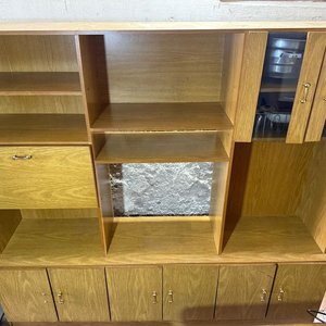 Lote siguiente: Aparador de MDF con Puertas y Estantes