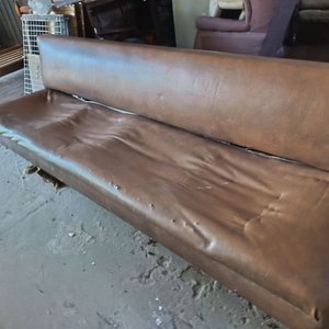 Gran Sillón de 4 Cuerpos Marrón con Detalles - imagen 4