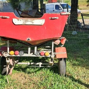 Lancha Pescadora Casco Casarino de Fibra de Vidrio con Trailer - imagen 11