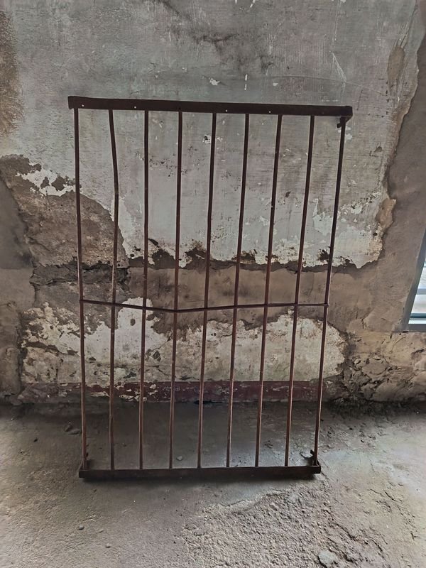 Reja Pesada de Hierro, 154x90 cm - imagen 1