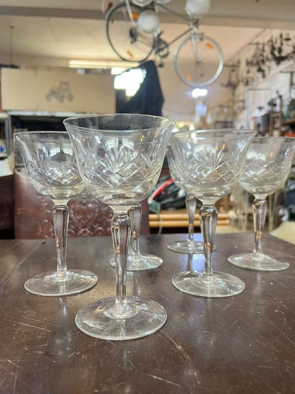 Juego de 6 Copas Antiguas de Cristal Tallado con Decoración Geométrica y Floral