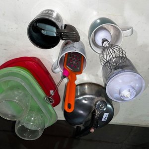 Lote de Tazas, Tupper y Caldera de Cocina - imagen 5