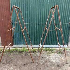 Par de Caballetes Metálicos Grandes - imagen 2