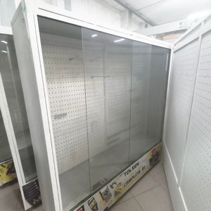Vitrina Exhibidora con Frente de Vidrio y Fondo Perforado - imagen 2