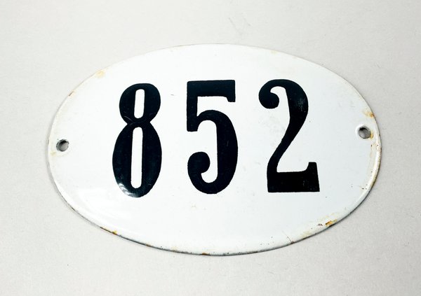 Lote siguiente: Cartel de numeración oval esmaltado en excelente condición