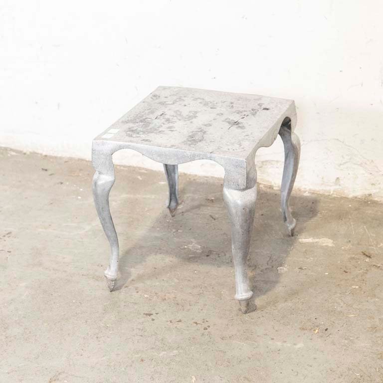 Lote anterior: Banqueta de baño sin asiento, detalles en metal