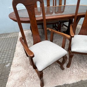 Juego de Comedor: Mesa Oval de Madera Tallada con Tapa de Vidrio y 8 Sillas - imagen 22