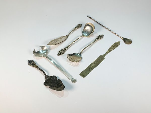 Set de 7 Cubiertos de Servir Vintage: Cucharón, Cuchara, Tenedor, Palas de Torta, Espátula y Agitador