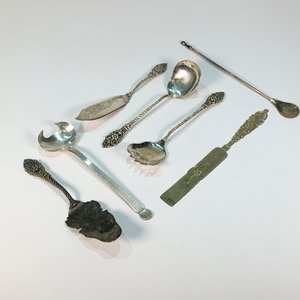 Lote anterior: Set de 7 Cubiertos de Servir Vintage: Cucharón, Cuchara, Tenedor, Palas de Torta, Espátula y Agitador