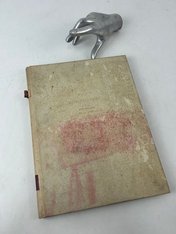 Lote siguiente: Libro de Arte de Mariette Lydis, 1945