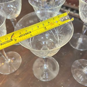 Juego de 6 Copas Antiguas de Cristal Tallado con Decoración Geométrica y Floral - imagen 5