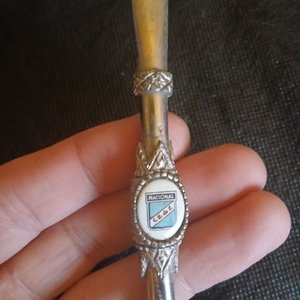 Lote siguiente: Bombilla Antigua de Colección Club Nacional de Football con Escudo Esmaltado