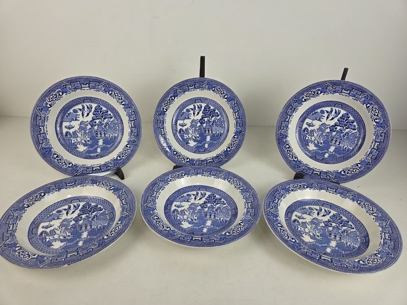 Lote anterior: Platos hondos de porcelana de la marca Woods Were con diseño tradicional de Willow