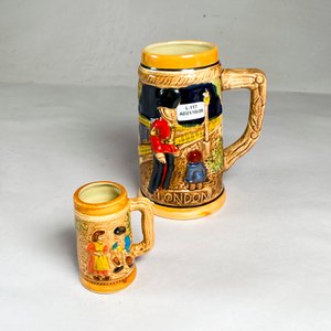 Dos Jarras Cerveceras de Cerámica Japonesa con Escenas de Londres - imagen 1