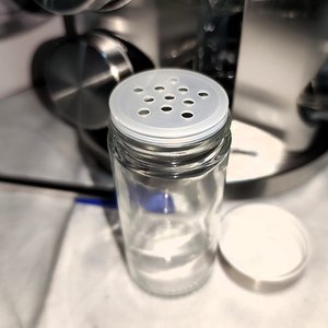 Especiero Giratorio Grande de Acero con 20 Frascos de Vidrio Nuevos en Caja - imagen 3