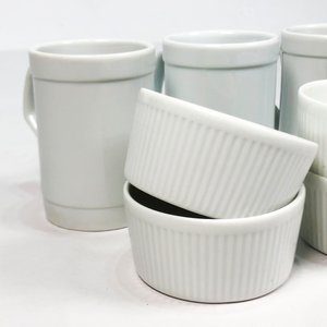 Diez Piezas de Porcelana Blanca: Compoteras y Tazas - imagen 2