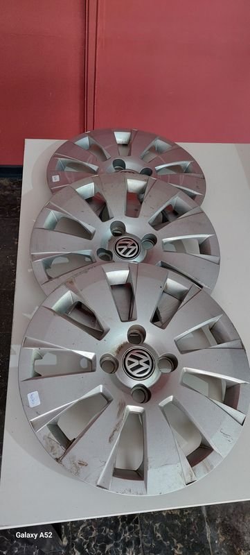 Lote anterior: Tres neumáticos de VW en buen estado