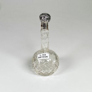 Perfumero de cristal tallado y tapa inglesa, altura 14 cm - imagen 2