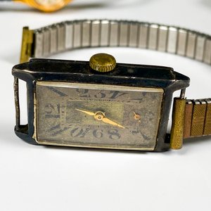 Lote de Cuatro Relojes Antiguos de Pulsera para Dama y Caballero - imagen 3
