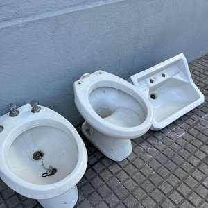Lote de Inodoro, Bidet y Pileta de Baño Blancos - imagen 6