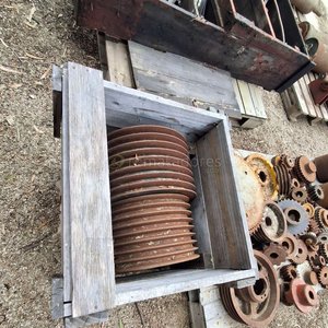 Lote anterior: Poleas y Engranajes Industriales Metálicos Oxidados