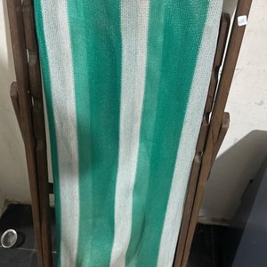 Lote anterior: Reposera Plegable de Madera con Tela Rayada Verde y Blanca