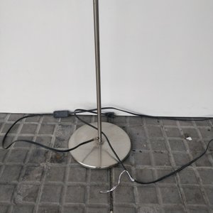 Lámpara de Pie Cromada con Dos Luces - 142cm de Alto - imagen 4