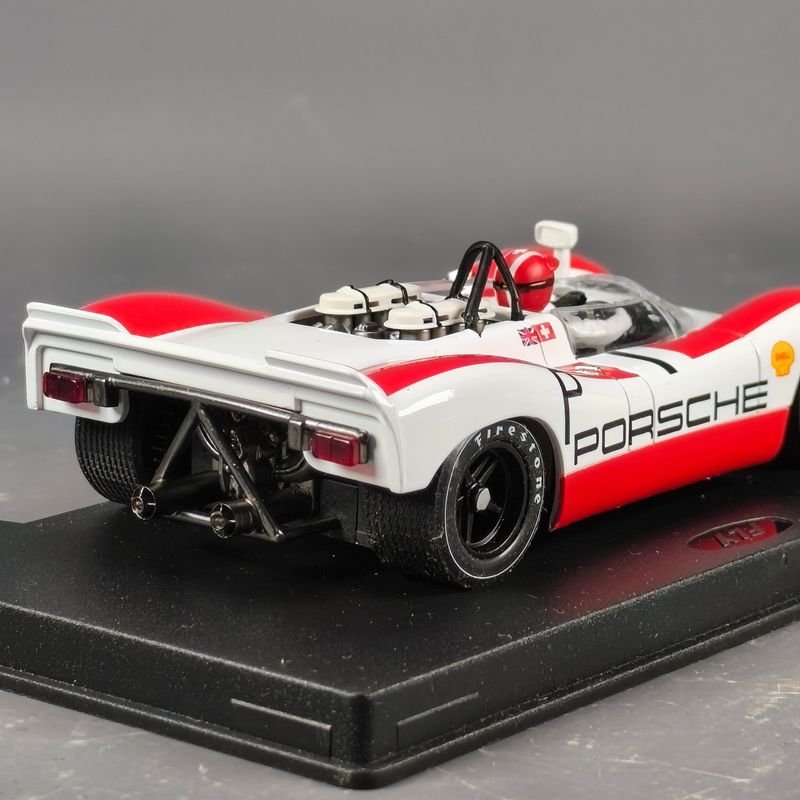 Modelo a escala de coche de carreras Porsche 908 - imagen 5