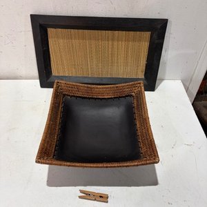 Lote anterior: Bandeja y Centro de Mesa de Fibra Natural y Cuero
