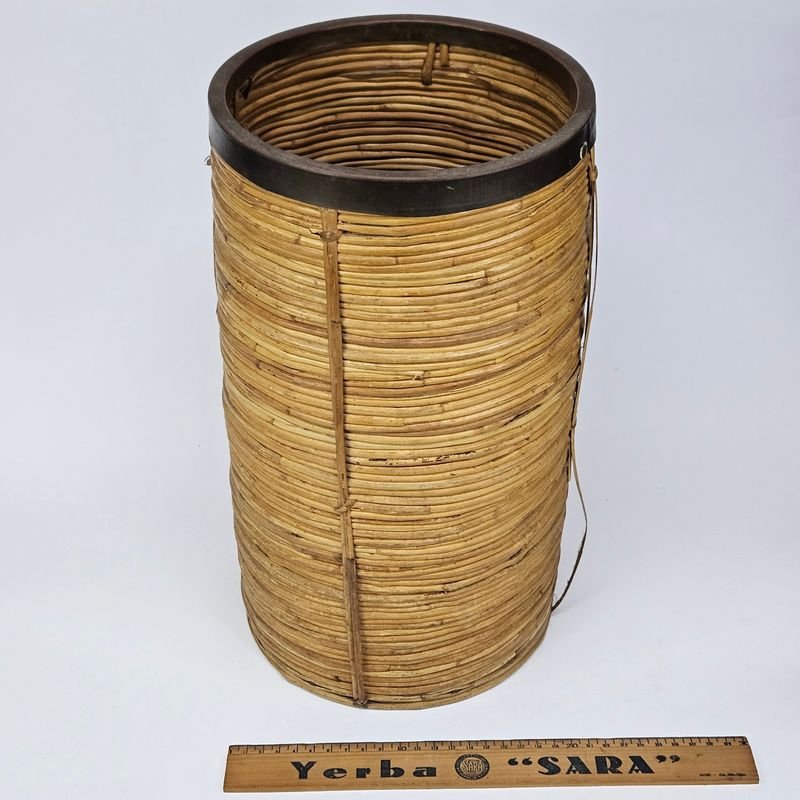 Cesto forrado con borde de bronce - imagen 3