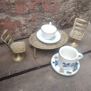 Lote anterior: Conjunto Miniatura de Tazas, Platos y Muebles de Colección