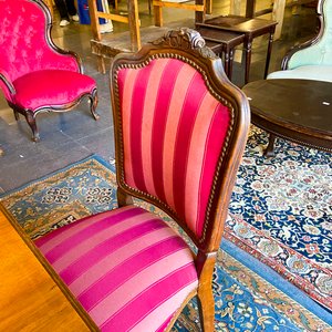 Sillón Estilo Luis XV con Tapizado Rayado Rosa y Azul - imagen 1