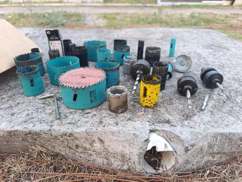 Herramientas de perforación y tornillos para metal - imagen 2