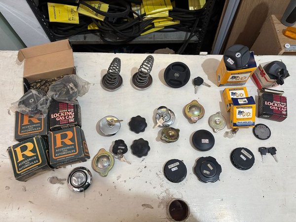 Lote de Tapas de Combustible para Automóviles Varias - imagen 1
