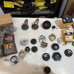 Lote de Tapas de Combustible para Automóviles Varias - imagen 1